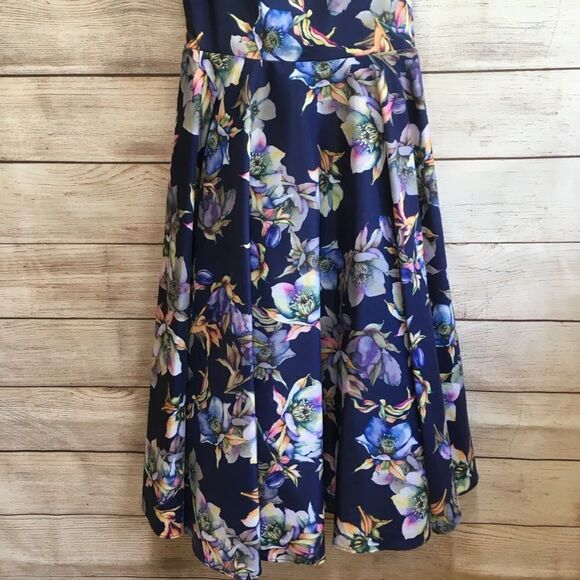 STELLA MORGAN‎ DANCE DRESS IN NAVY BLUE FLORAL - Picture 3 of 11